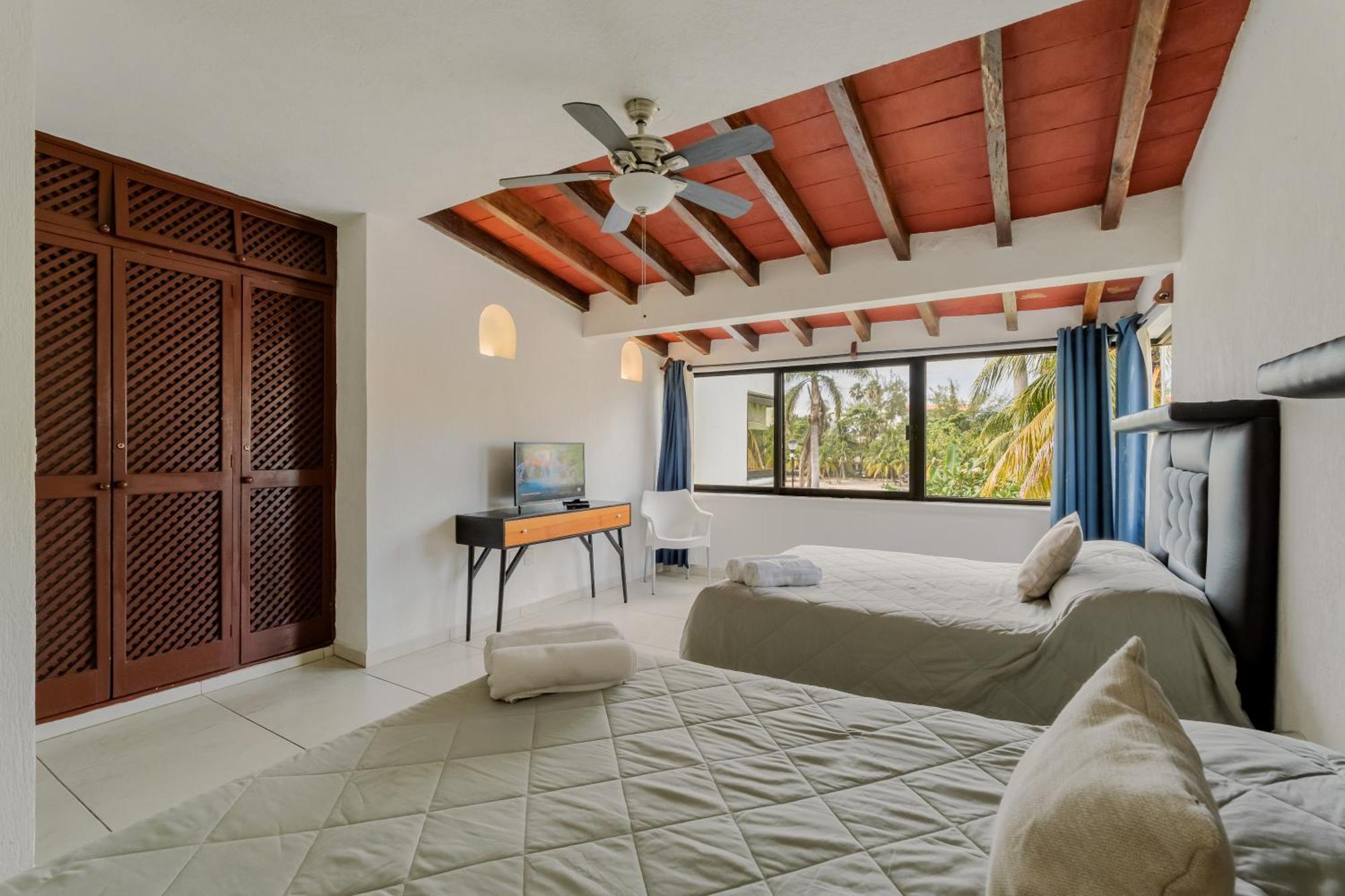 Chic Lagoon Front Villa By Casa Paraiso Канкун Экстерьер фото