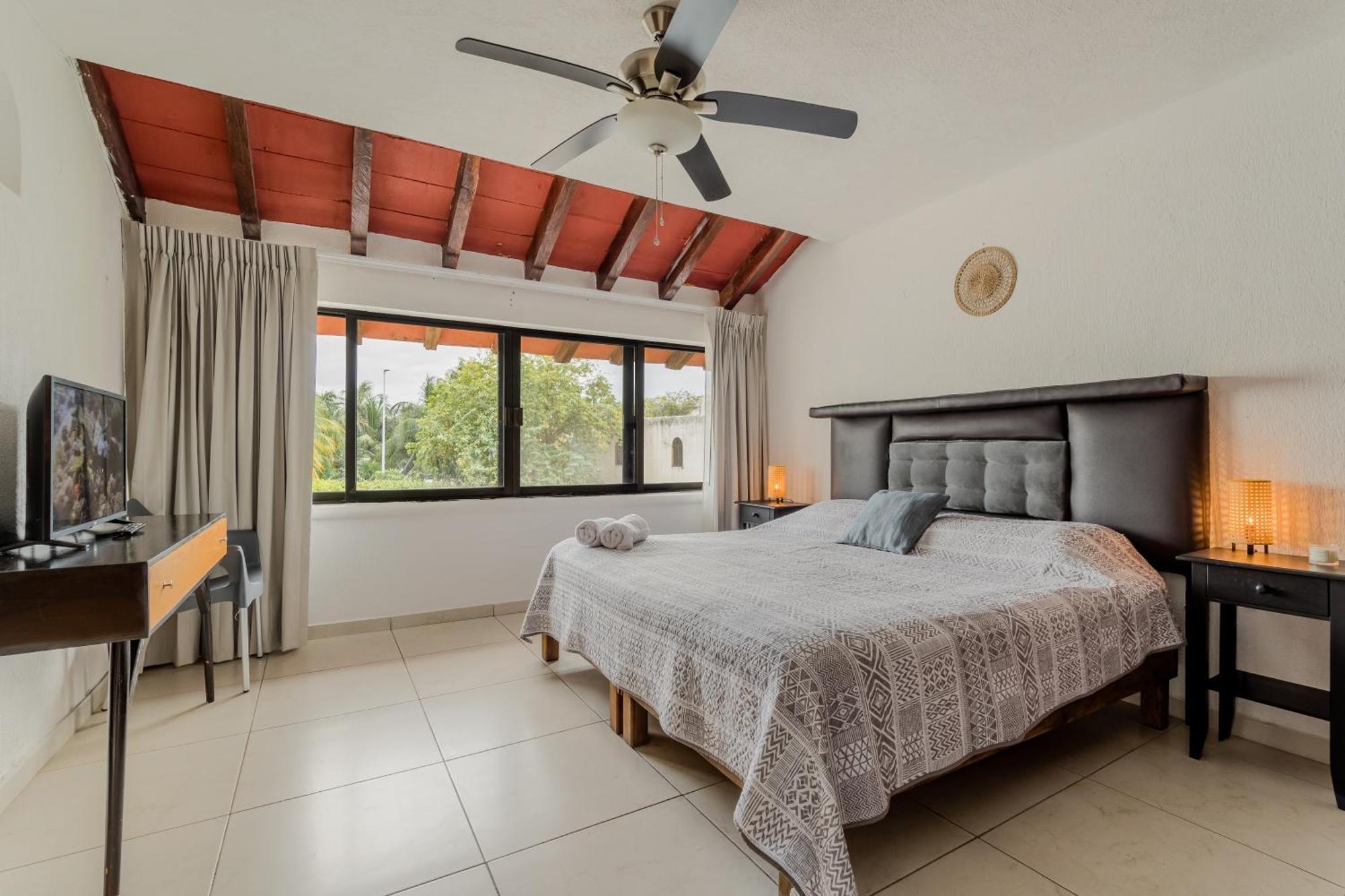 Chic Lagoon Front Villa By Casa Paraiso Канкун Экстерьер фото