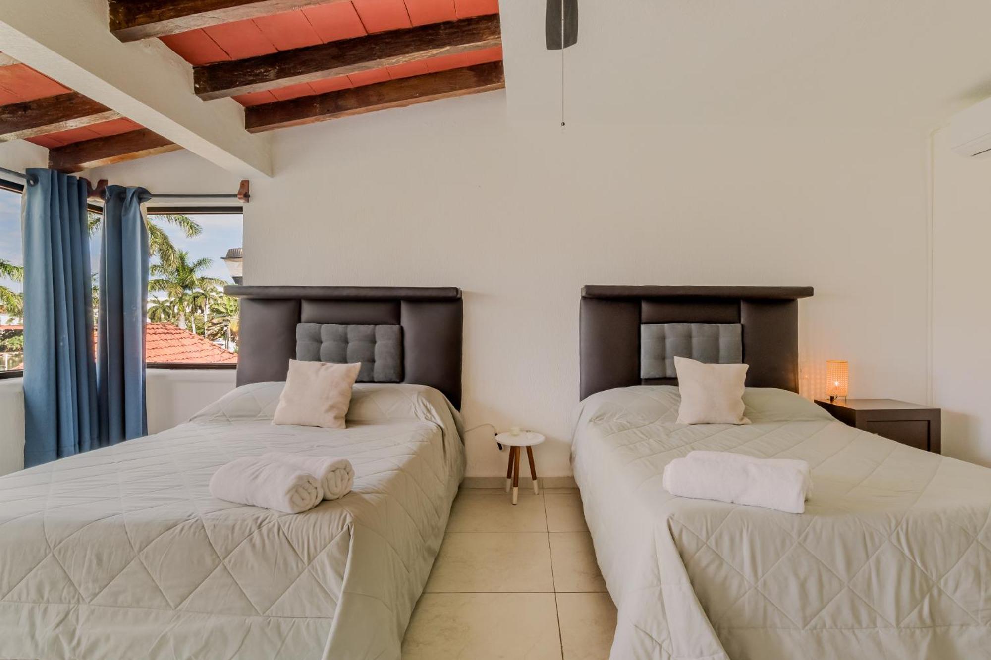 Chic Lagoon Front Villa By Casa Paraiso Канкун Экстерьер фото