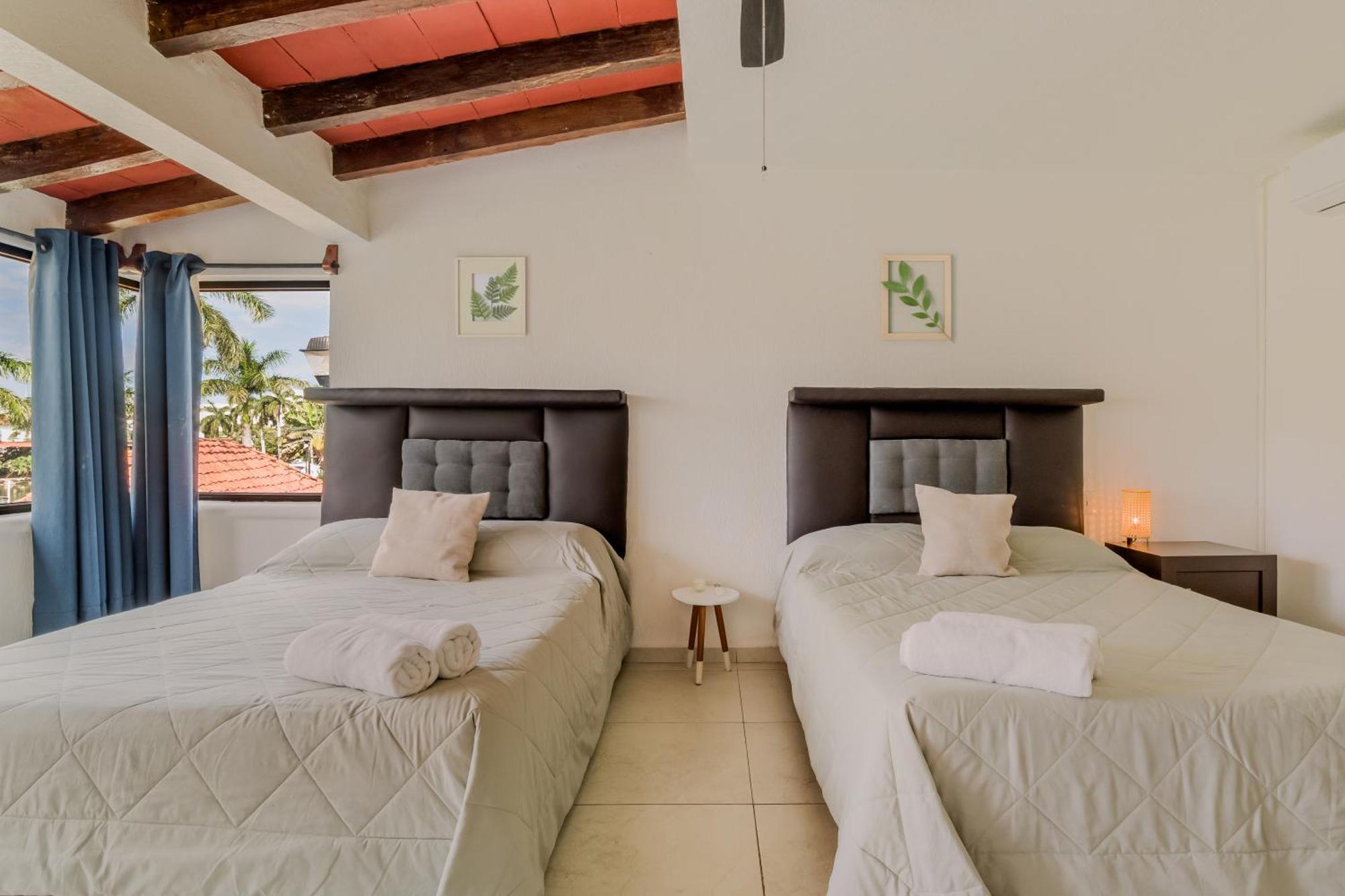 Chic Lagoon Front Villa By Casa Paraiso Канкун Экстерьер фото